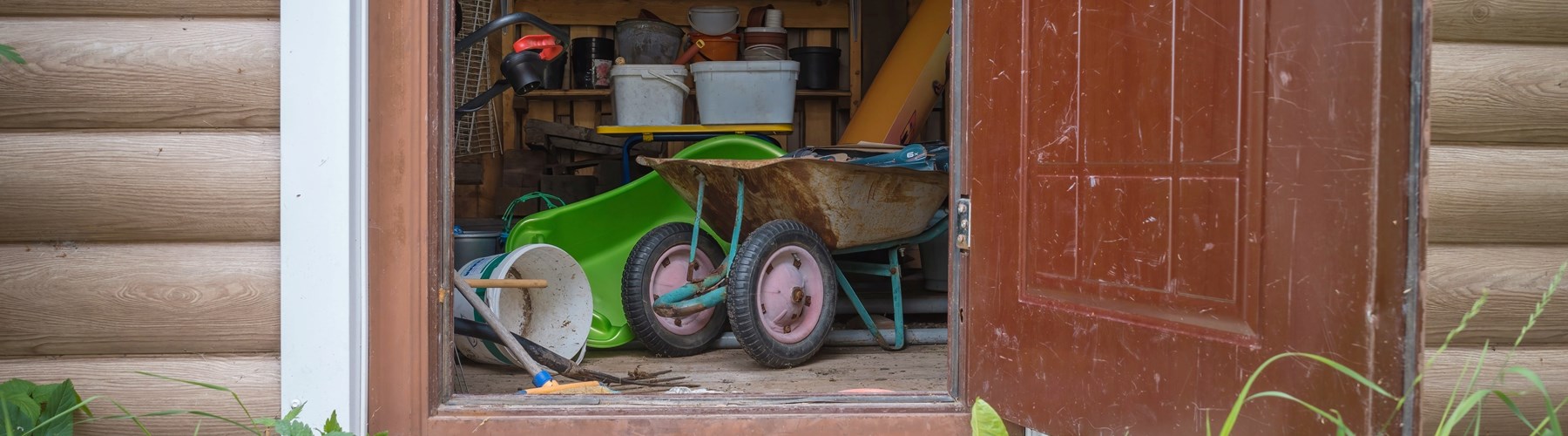 garden shed, lawnmower